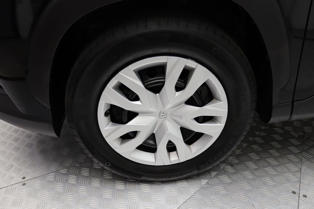 Thumbnail: 2023 Toyota Corolla Cross - 4