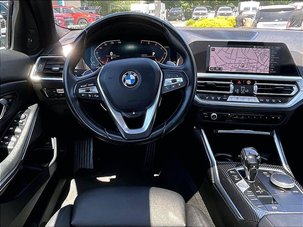 2021 BMW 3 Series — photo 17