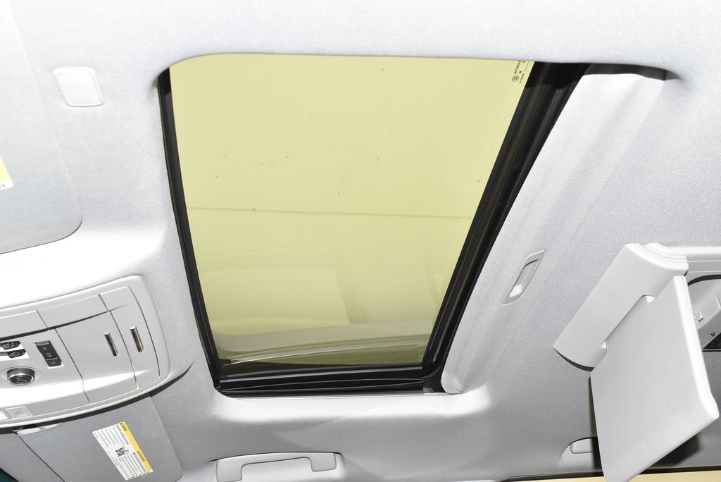 Thumbnail: 2018 Chevrolet Tahoe - 19