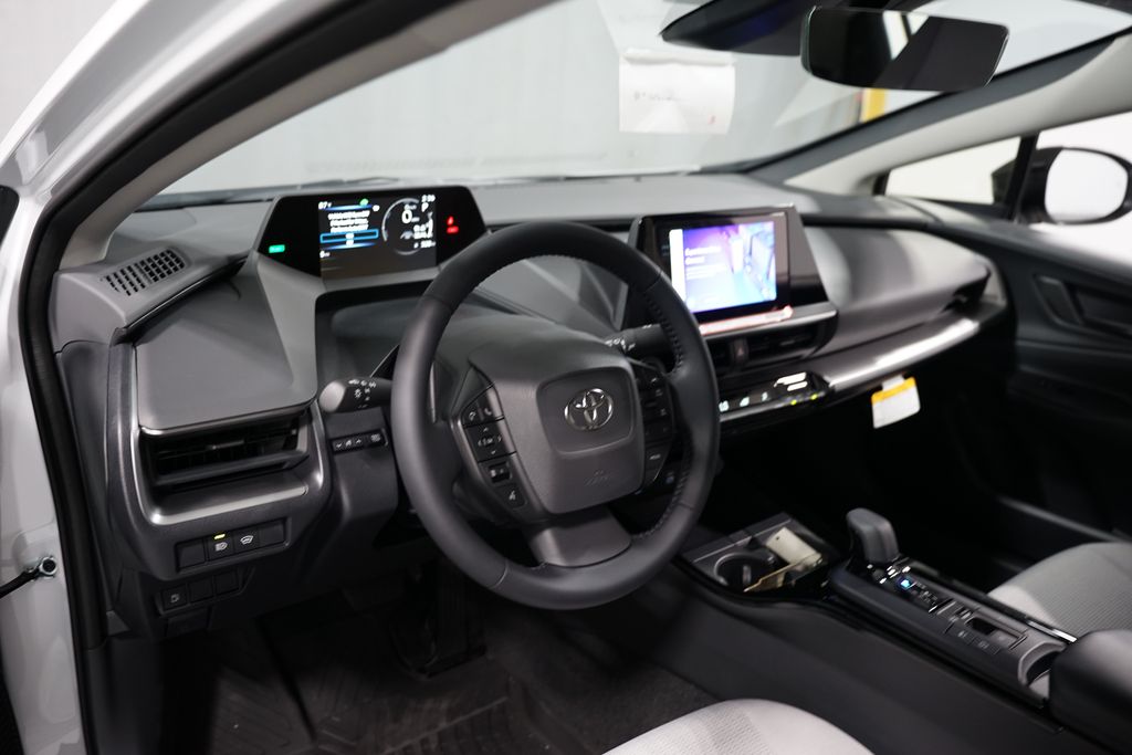 2025 Toyota Prius LE 11