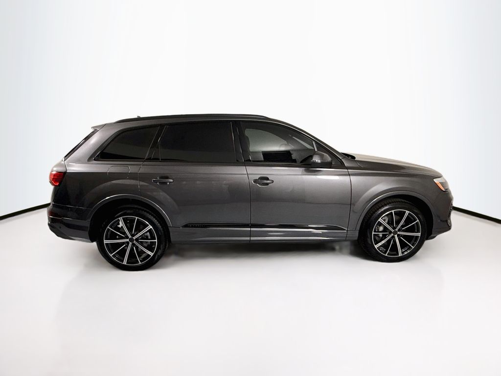 Thumbnail: 2026 Audi Q7 - 4