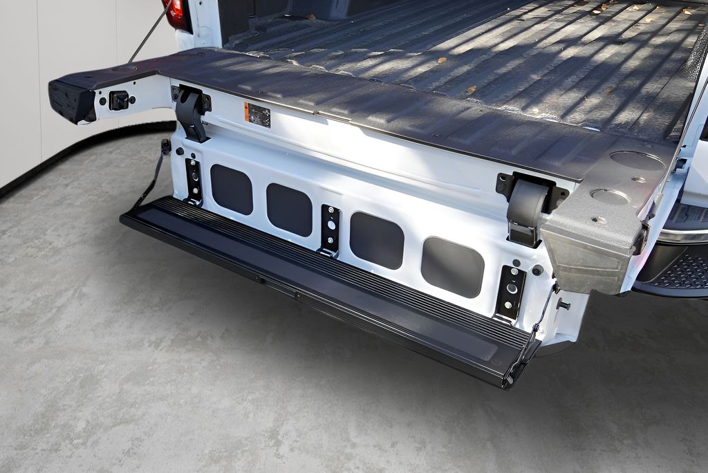 New 2026 White GMC SLT image 35