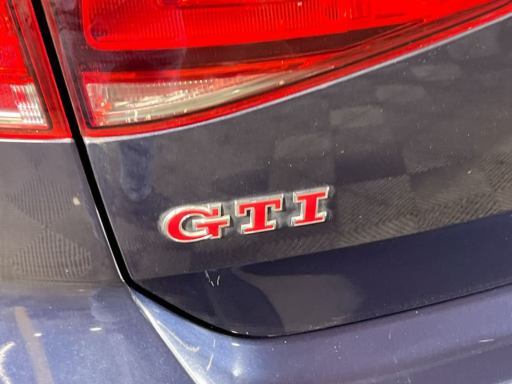 2017 Volkswagen Golf GTI Sport