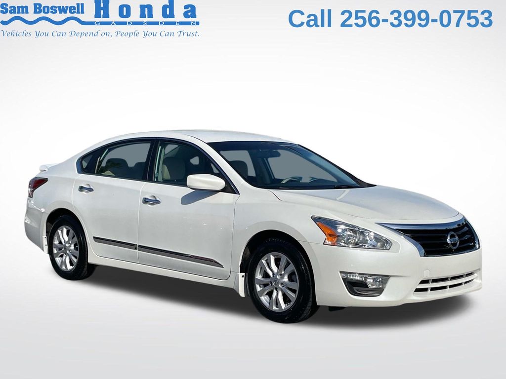 Pearl White 2015 Nissan Altima 2.5 S Sedan Front-Wheel Drive Continuously Variable Transmission
