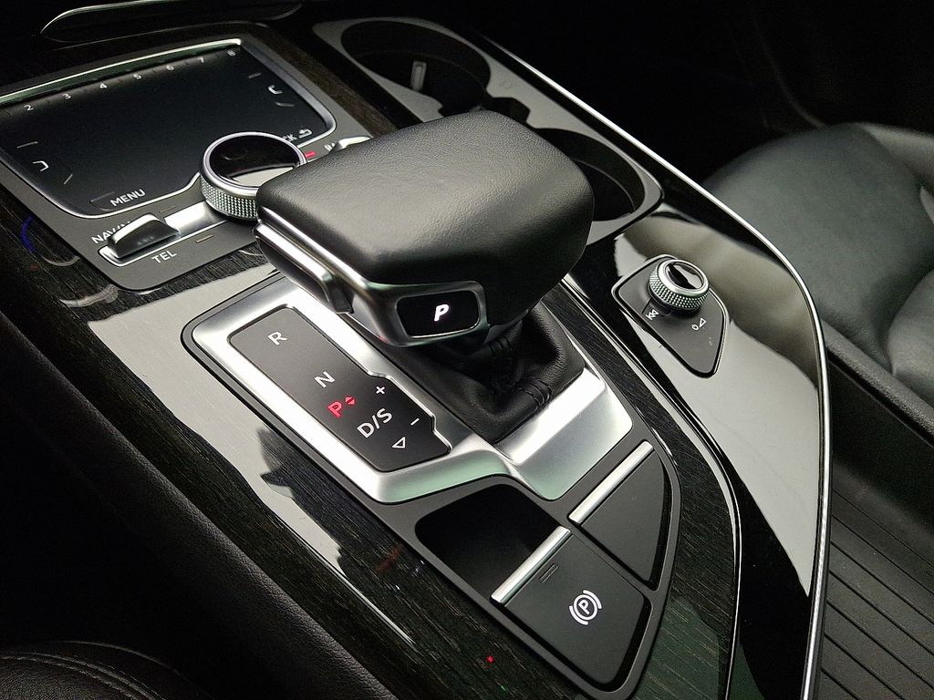 Thumbnail: 2019 Audi Q7 - 15