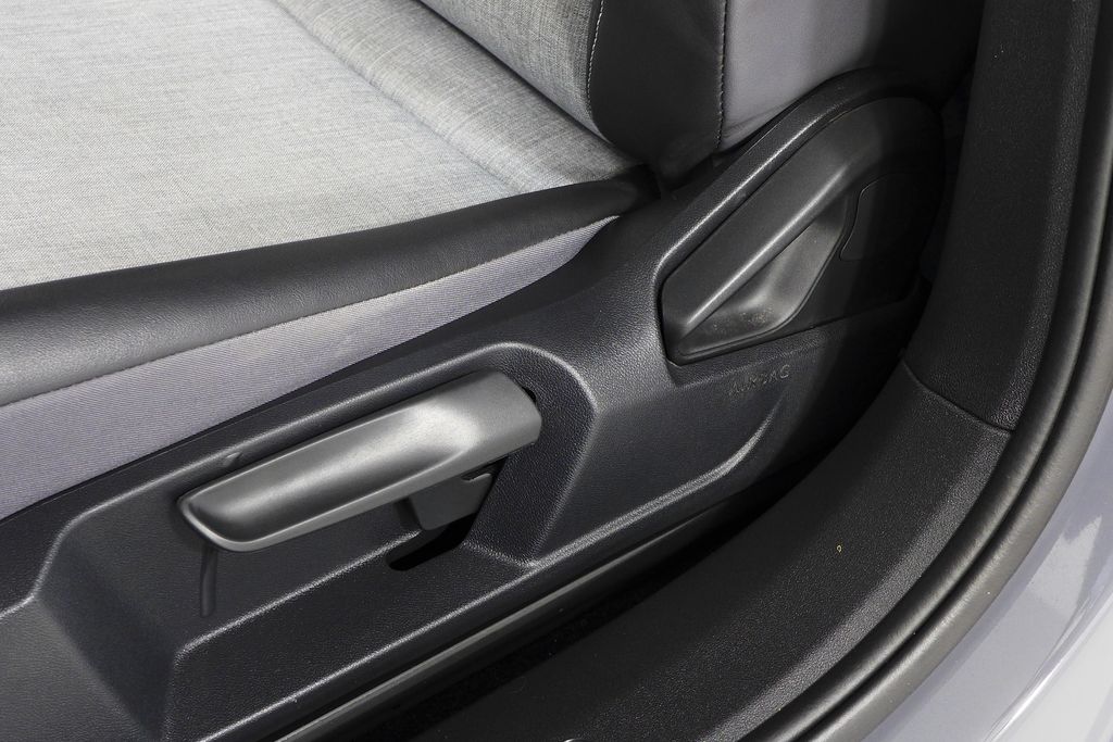 Thumbnail: 2023 Volkswagen ID.4 - 23