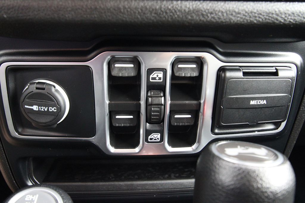 Used 2024 Jeep Wrangler SUV
