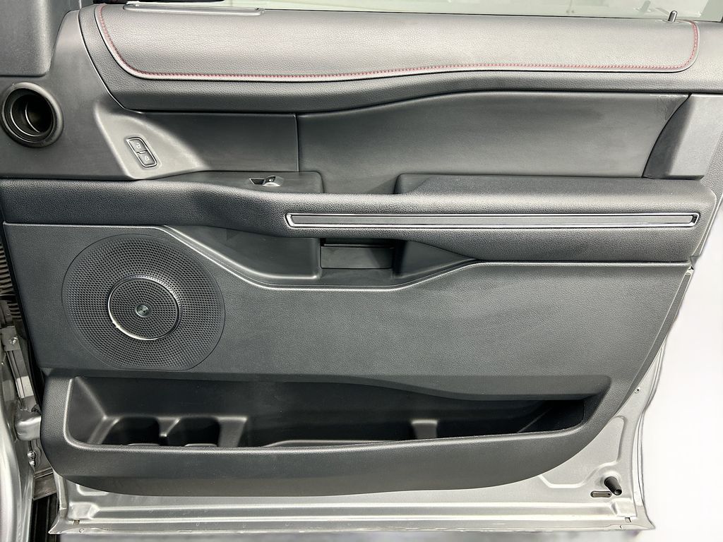 Thumbnail: 2022 Ford Expedition - 24