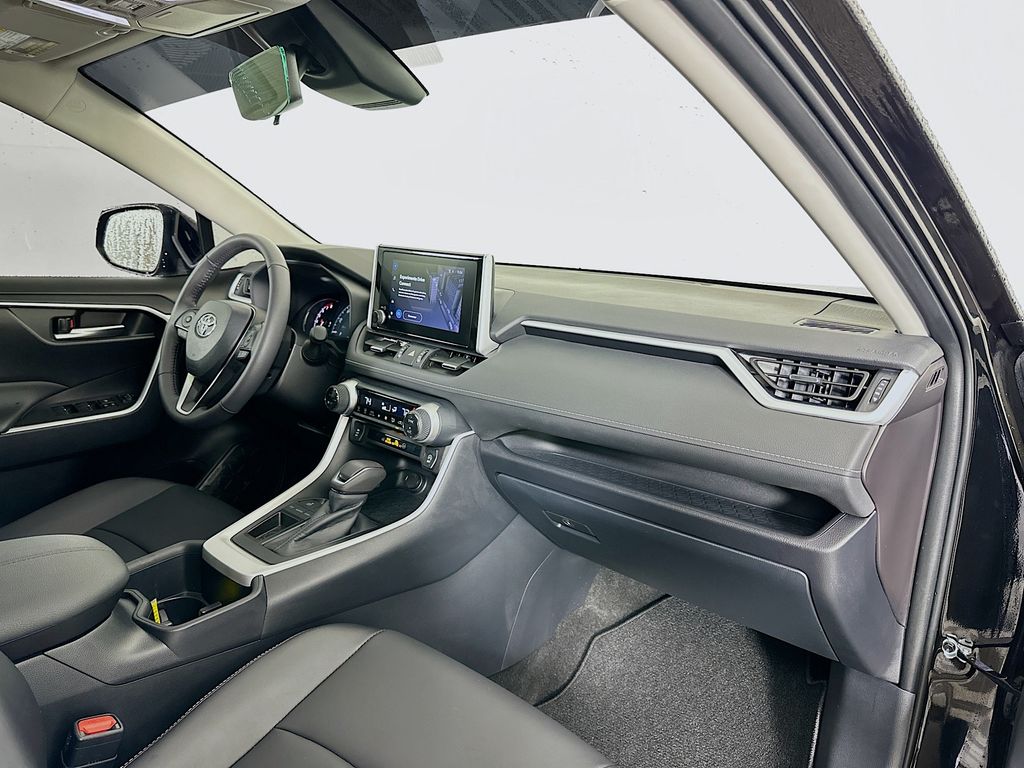 Thumbnail: 2025 Toyota RAV4 - 29