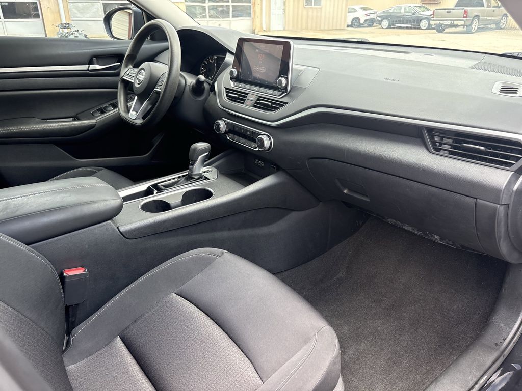 2022 Nissan Altima 2.5 SV Blue at Gullo Toyota