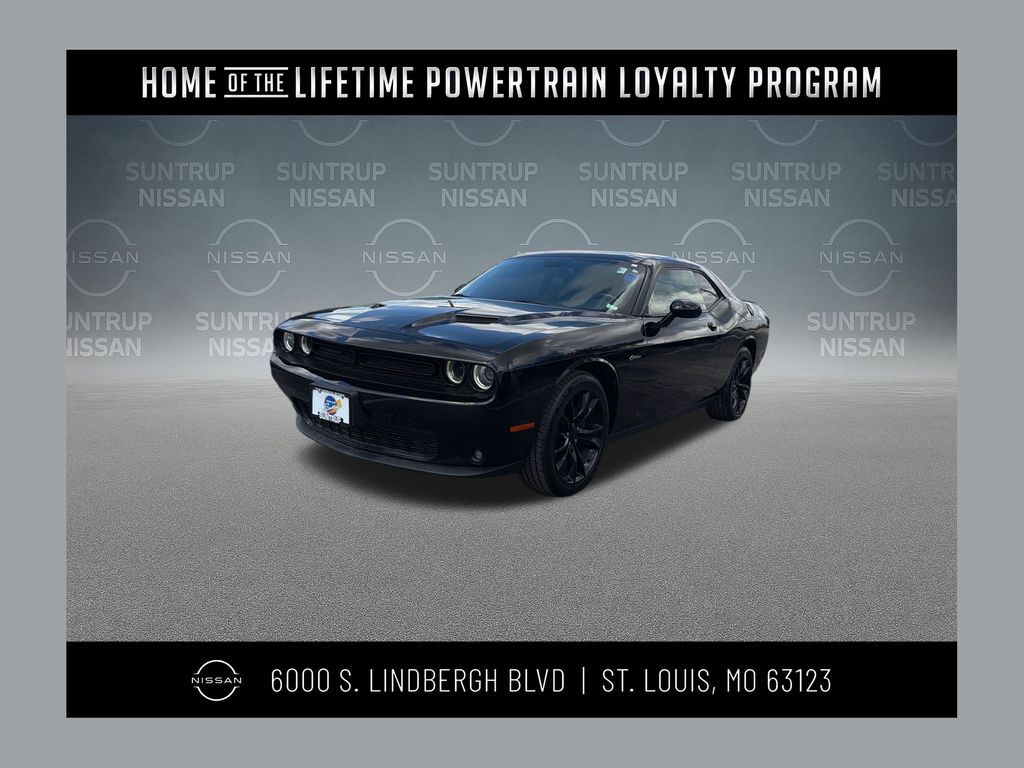  2016 Dodge Challenger SXT RWD   