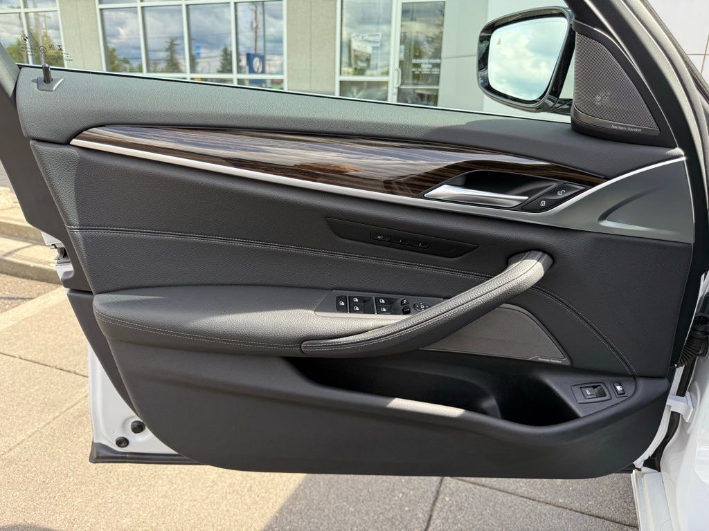 2019 BMW 5 Series 530e iPerformance