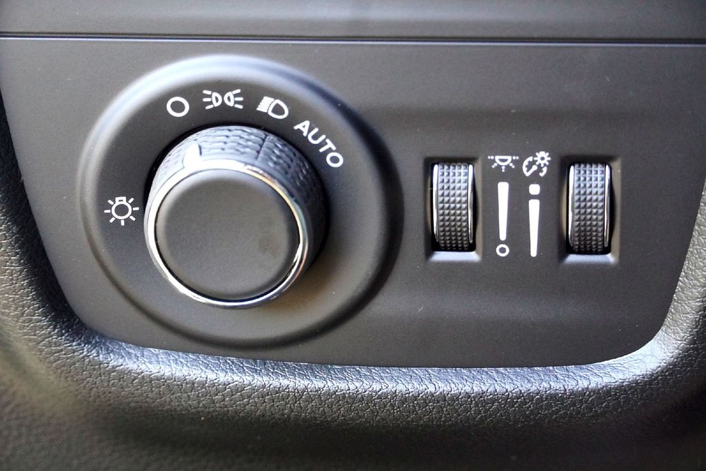 New Car 2025 Jeep Grand Cherokee  Laredo For Sale Under $35,000 In Taylor, Texas