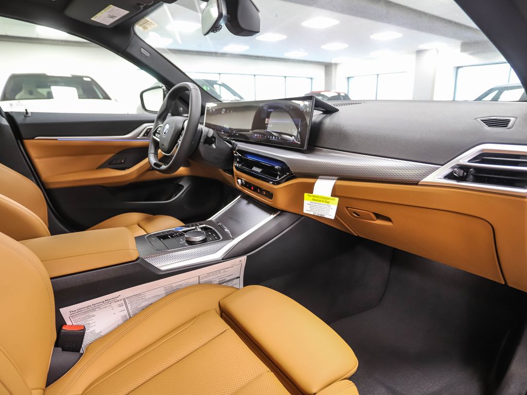 Thumbnail: 2025 BMW i4 - 27