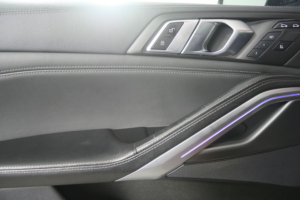 Thumbnail: 2022 BMW X6 - 9