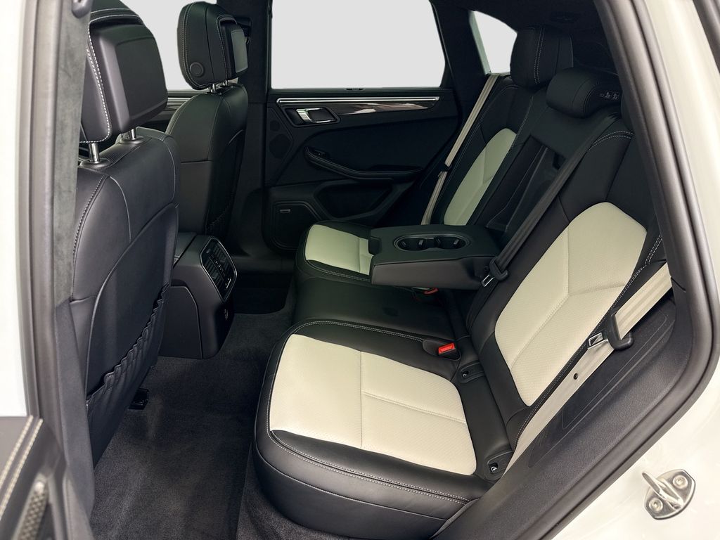 Thumbnail: 2024 Porsche Macan - 19