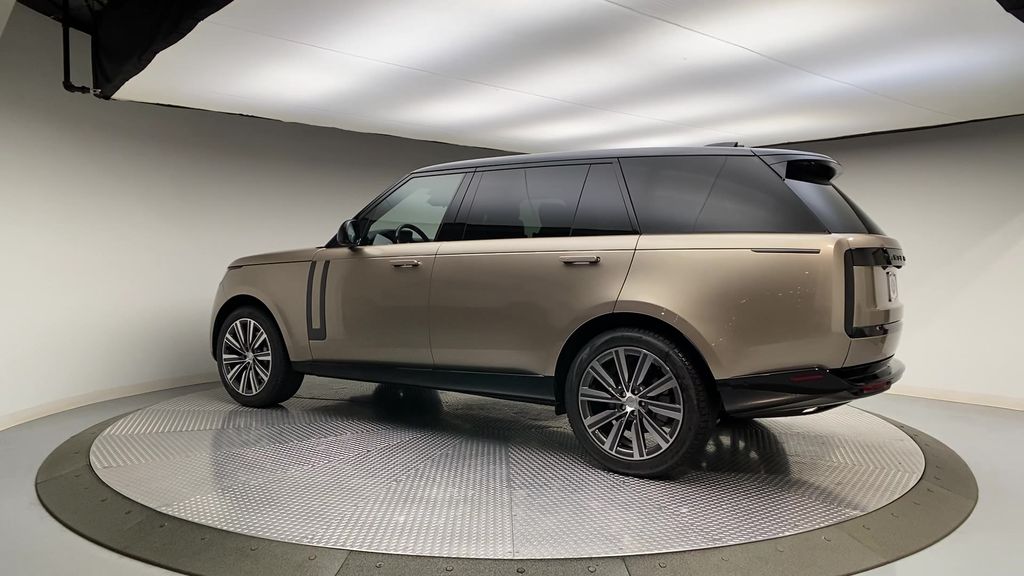 Thumbnail: 2023 Land Rover Range Rover - 6