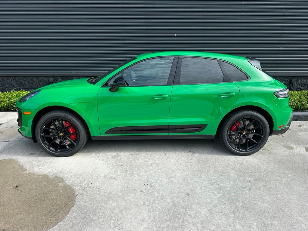 Thumbnail: 2026 Porsche Macan - 2