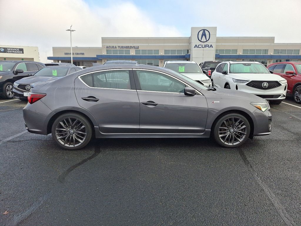 2022 Acura ILX Premium 7