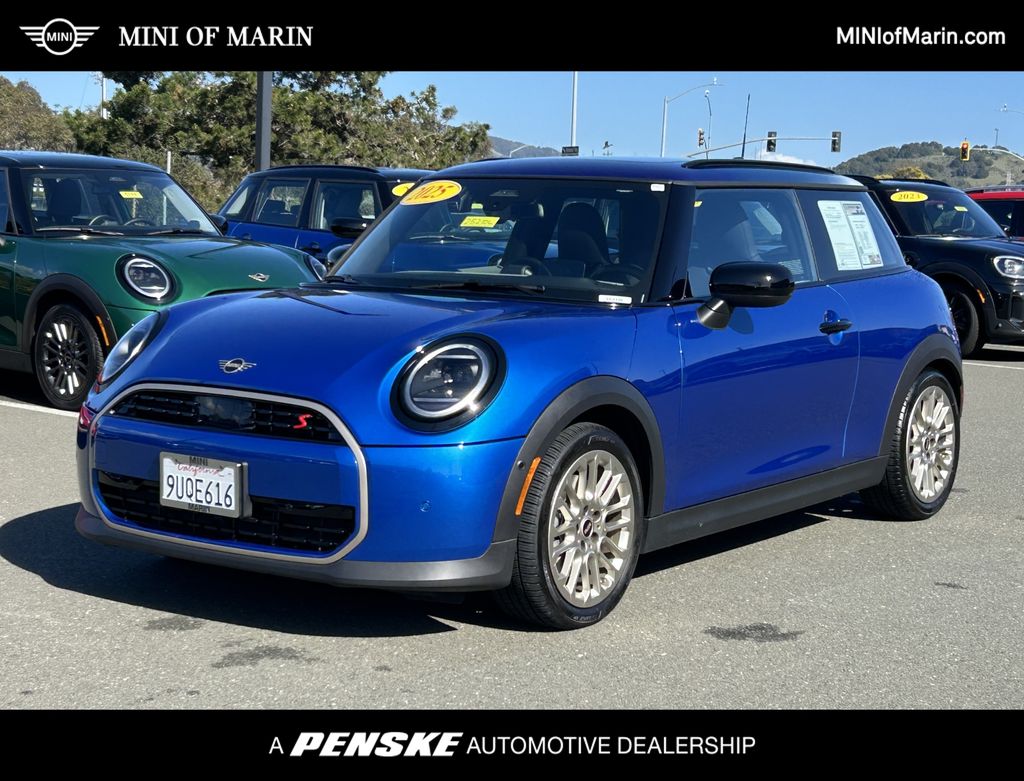 2025 MINI Cooper S Signature Trim 2-door Hatchback