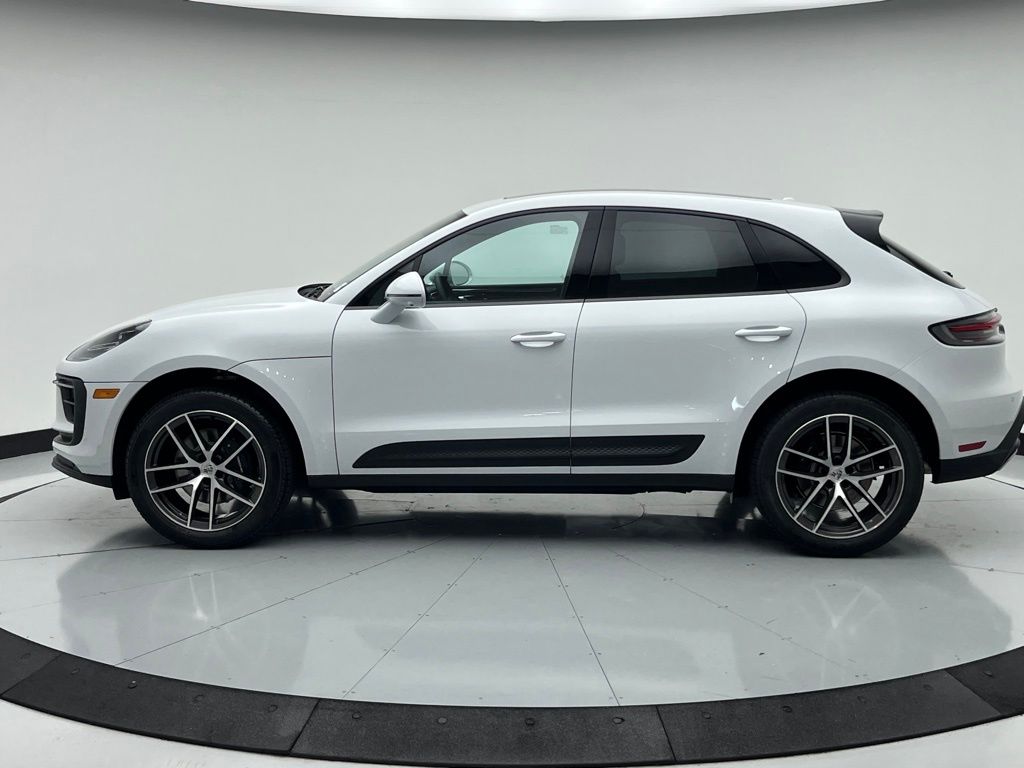 Thumbnail: 2025 Porsche Macan - 2