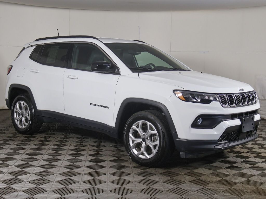 Used 2025 White Jeep Latitude image 2
