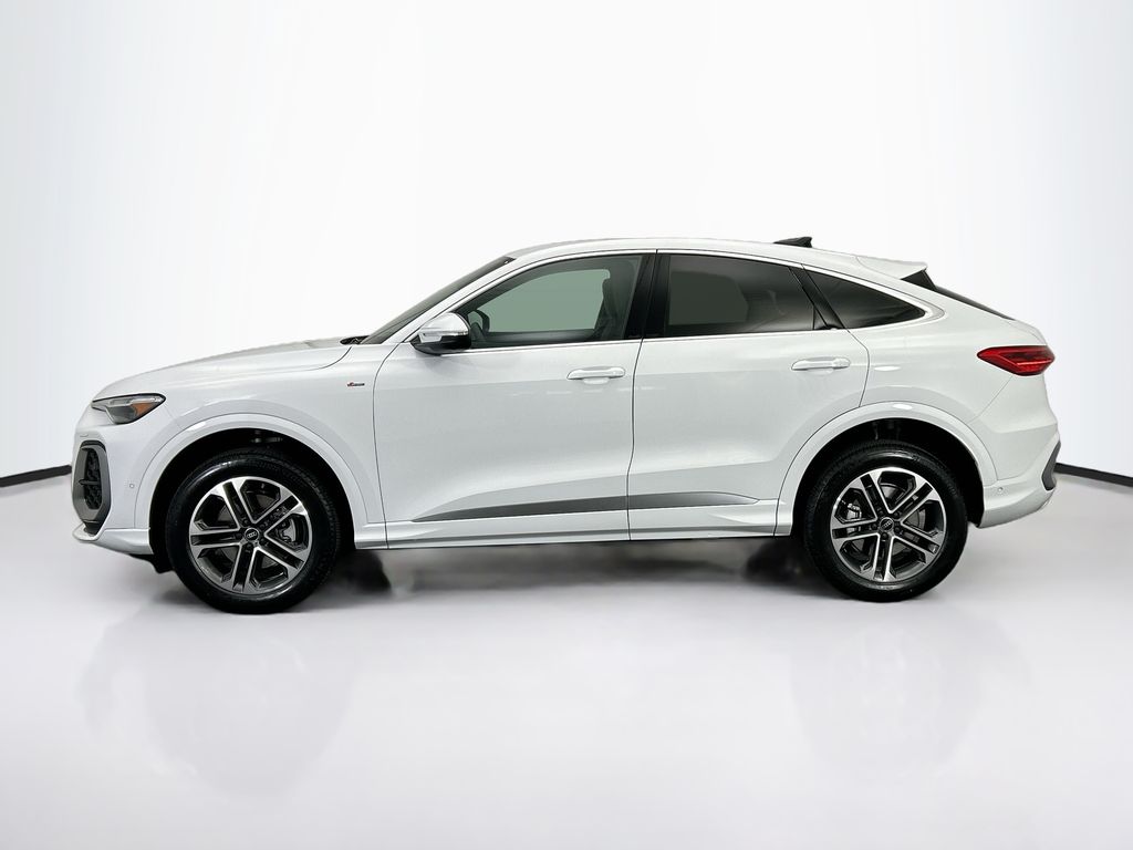 Thumbnail: 2025 Audi Q5 - 9