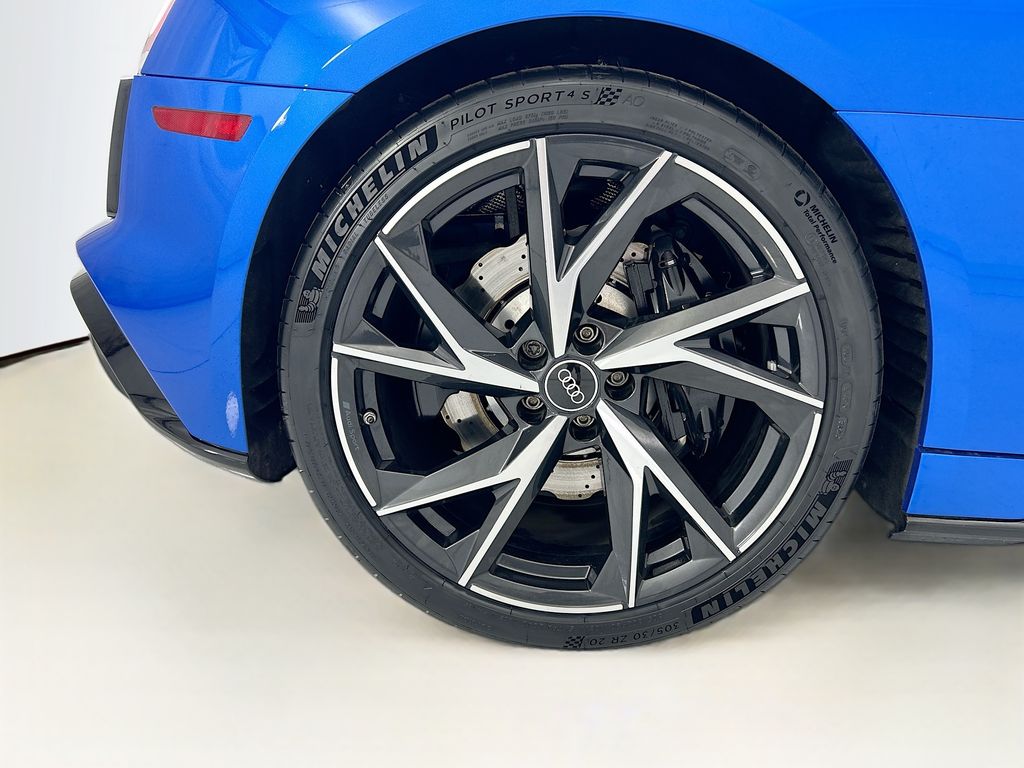 Thumbnail: 2021 Audi R8 - 28