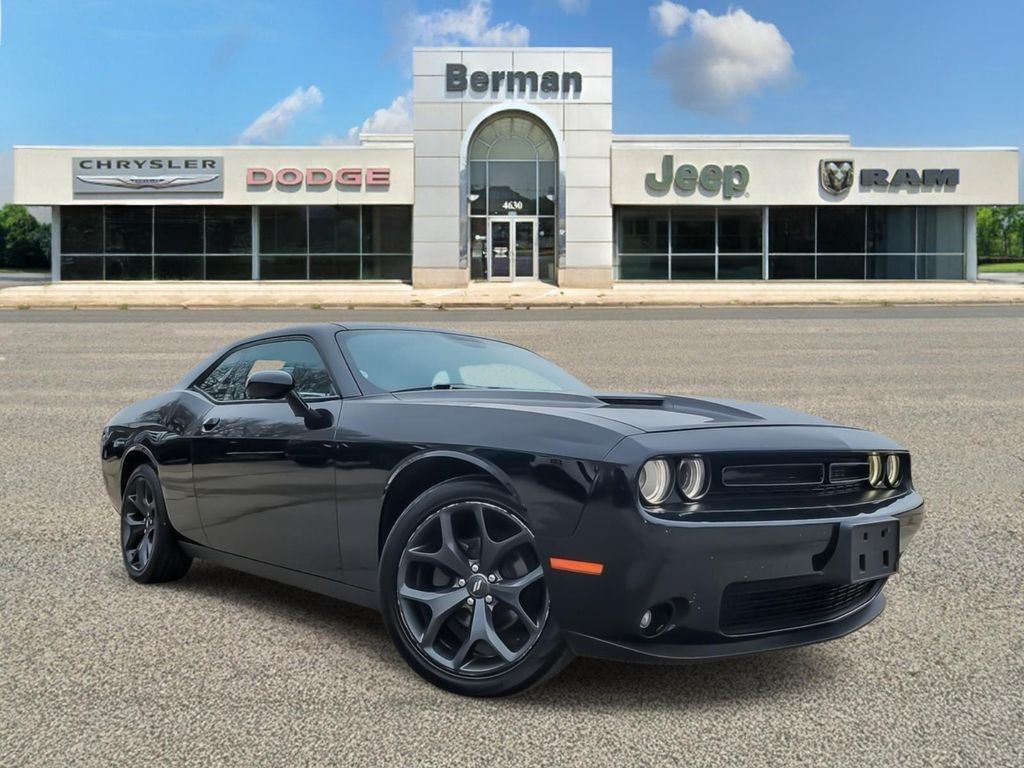 2020 Dodge Challenger SXT RWD