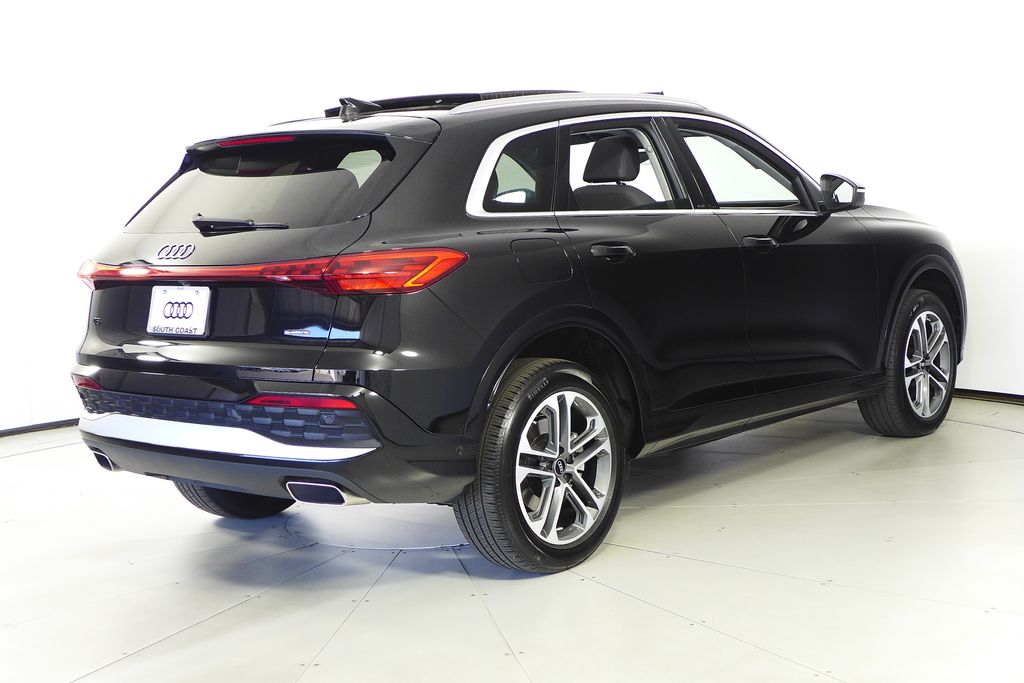 Thumbnail: 2025 Audi Q5 - 7