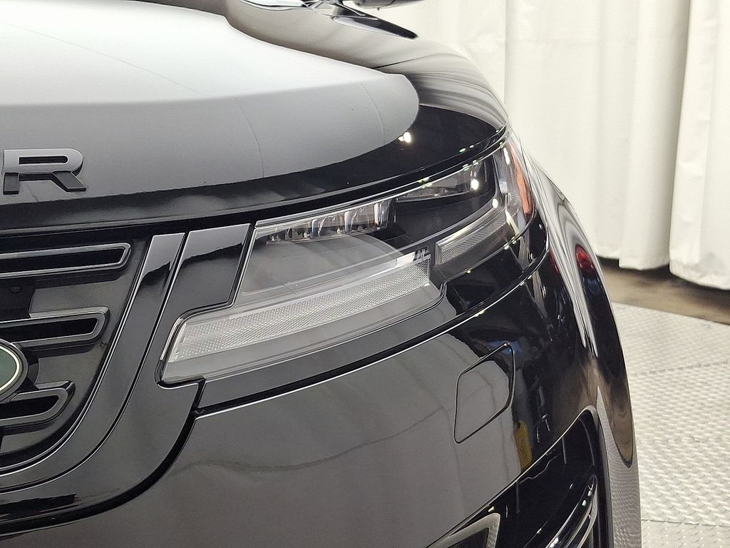 Thumbnail: 2025 Land Rover Range Rover Evoque - 9