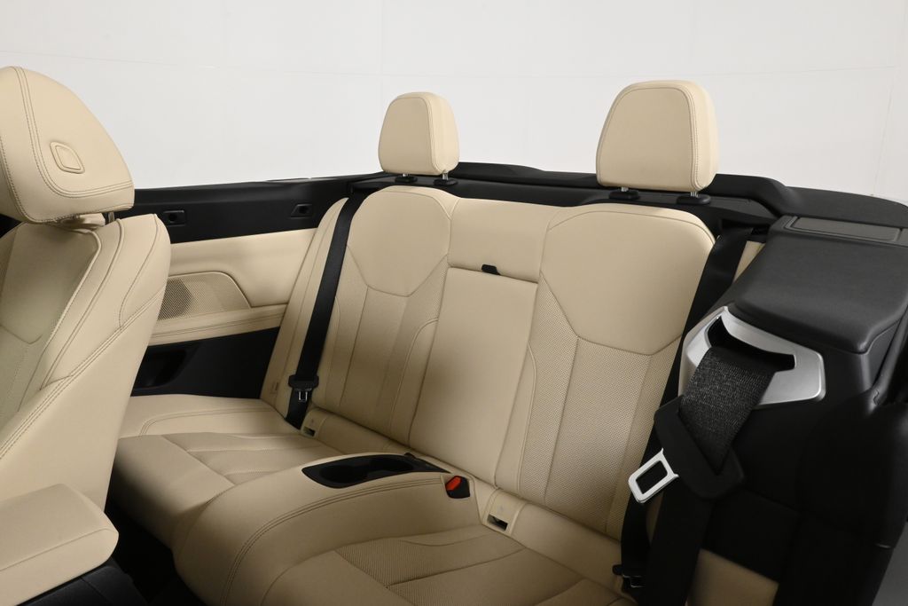 Thumbnail: 2026 BMW 4 Series - 4