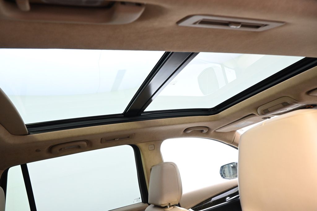 Used 2023 White Cadillac Premium Luxury image 17