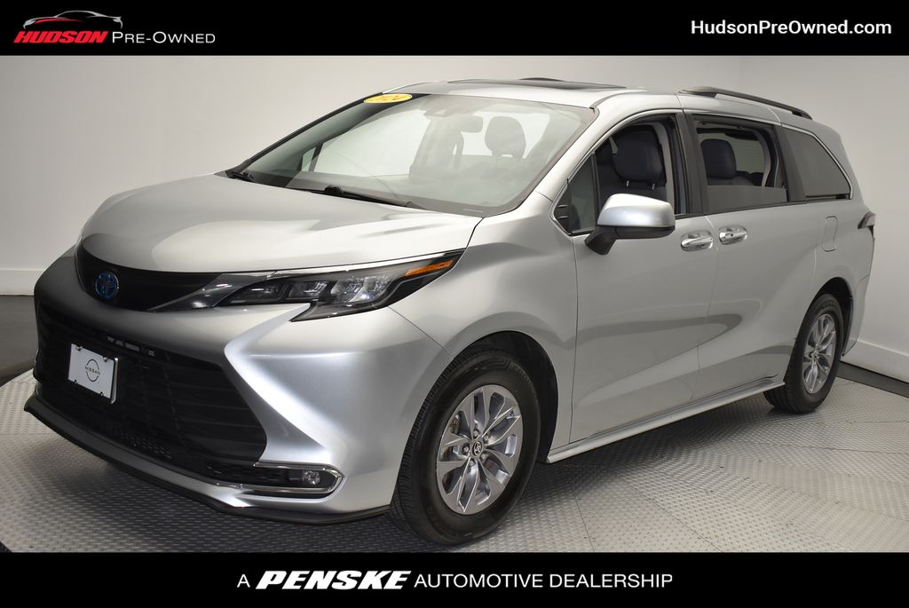 Thumbnail: 2024 Toyota Sienna - 1