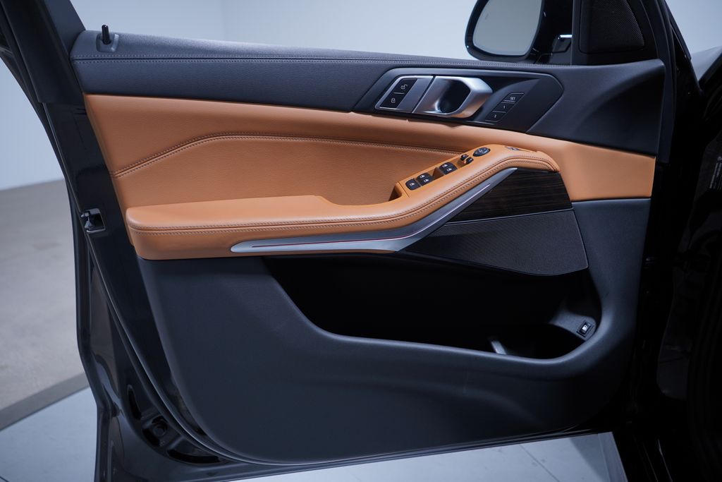 Thumbnail: 2021 BMW X5 - 16