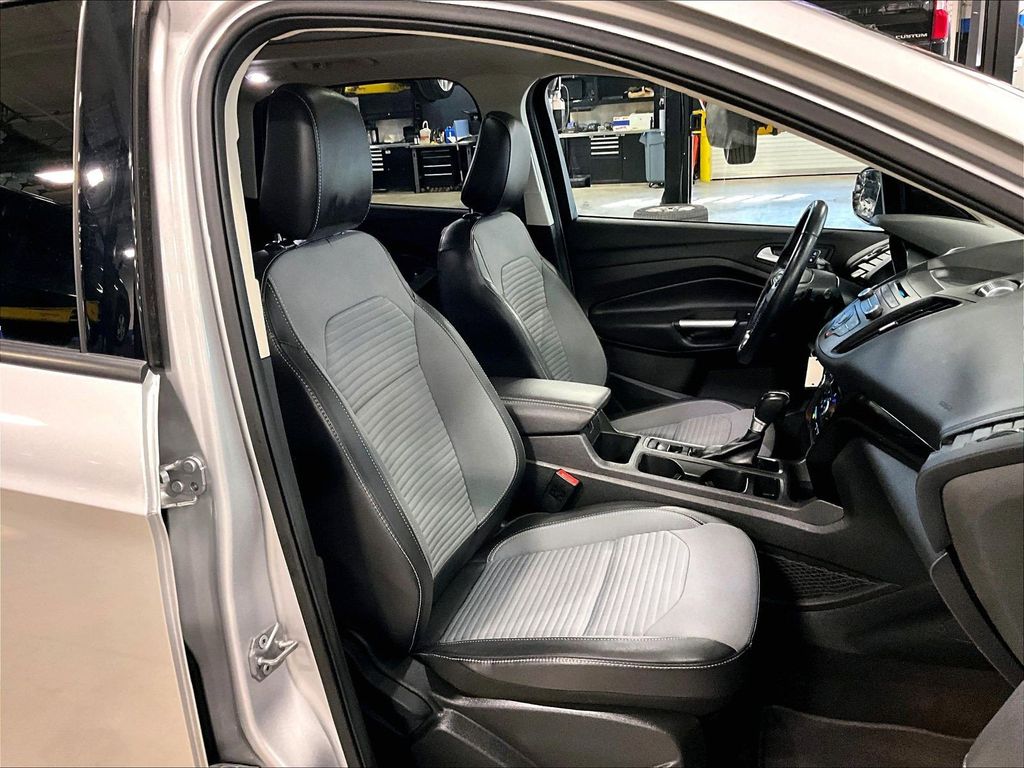 2018 Ford Escape — photo 11