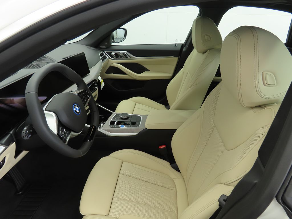 Thumbnail: 2026 BMW i4 - 18