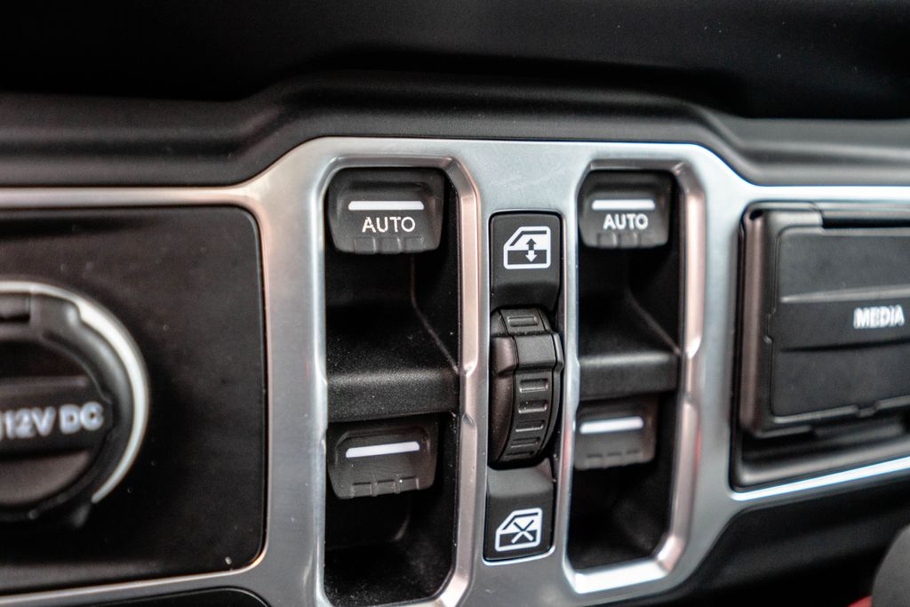Used 2018 Jeep Wrangler SUV