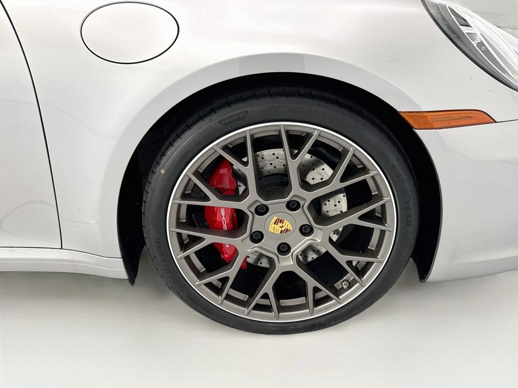 Thumbnail: 2020 Porsche 911 - 27