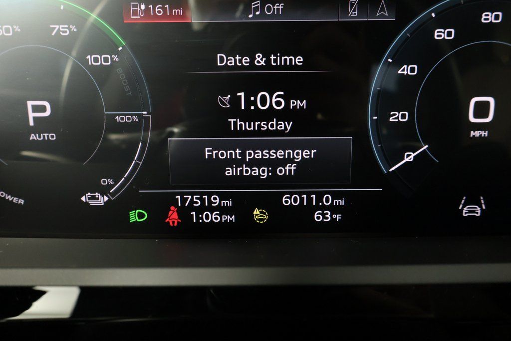 Thumbnail: 2023 Audi e-tron - 17