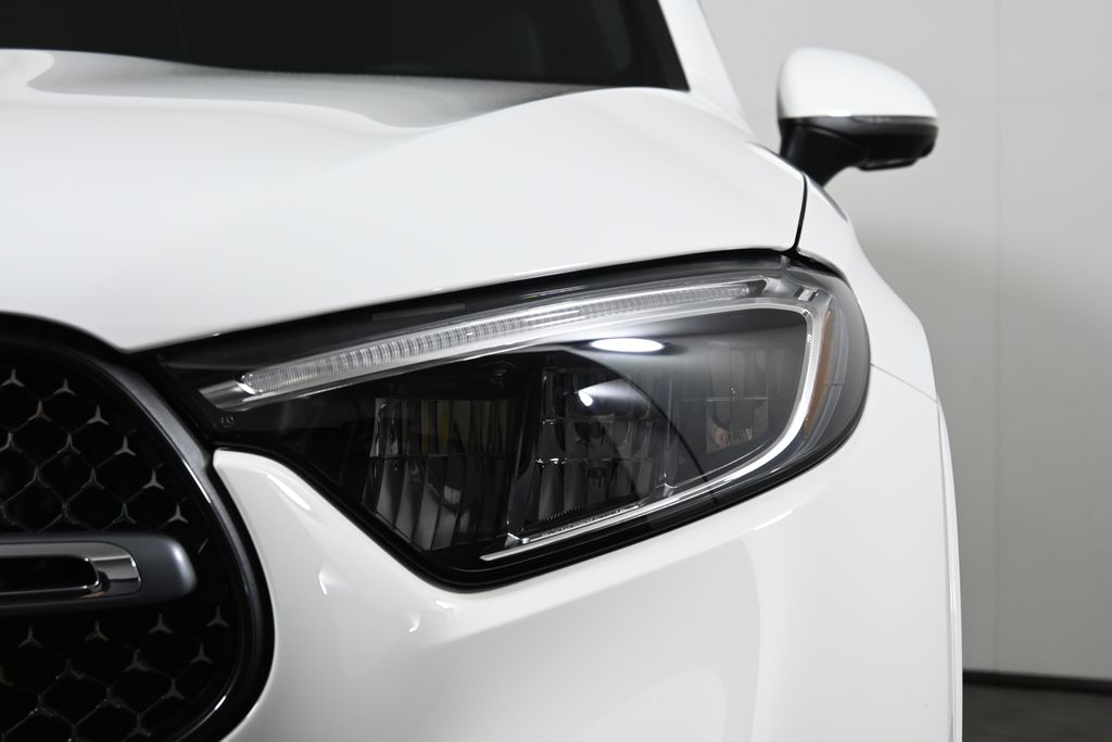 2025 Mercedes-Benz GLC 300 10