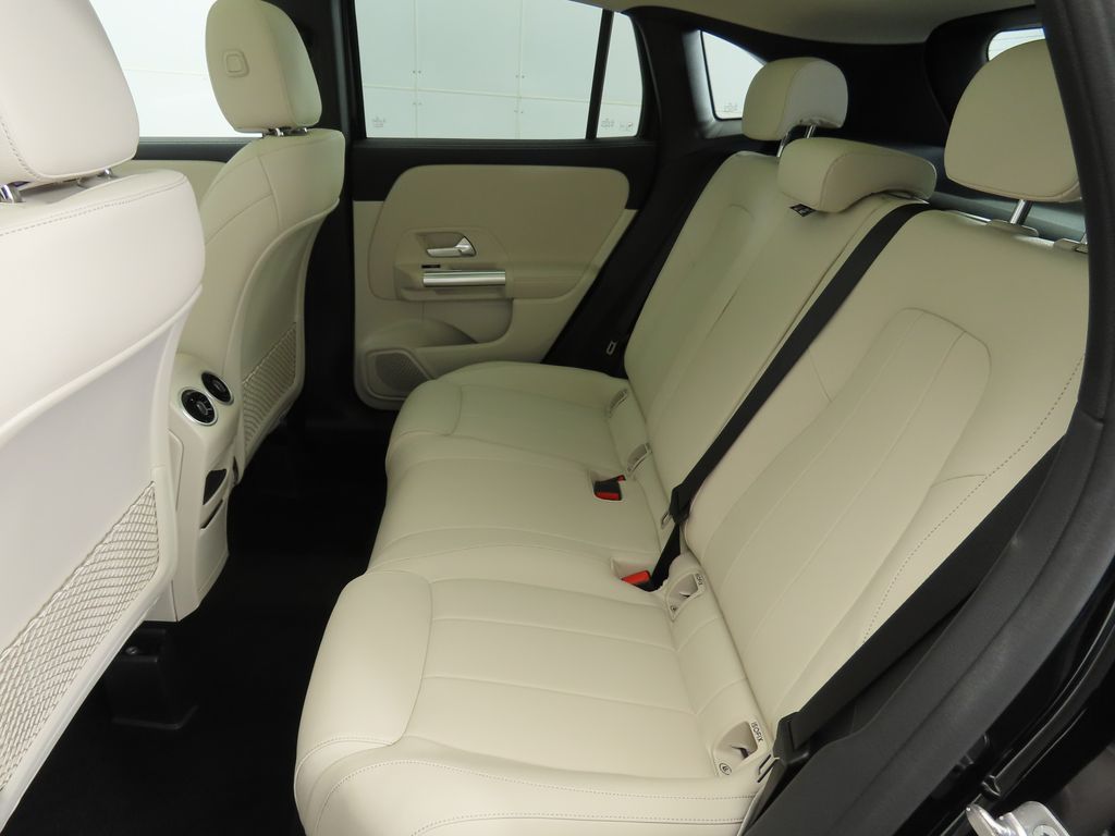 Thumbnail: 2026 Mercedes-Benz GLA - 21