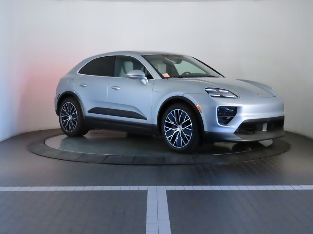 Thumbnail: 2025 Porsche Macan - 9