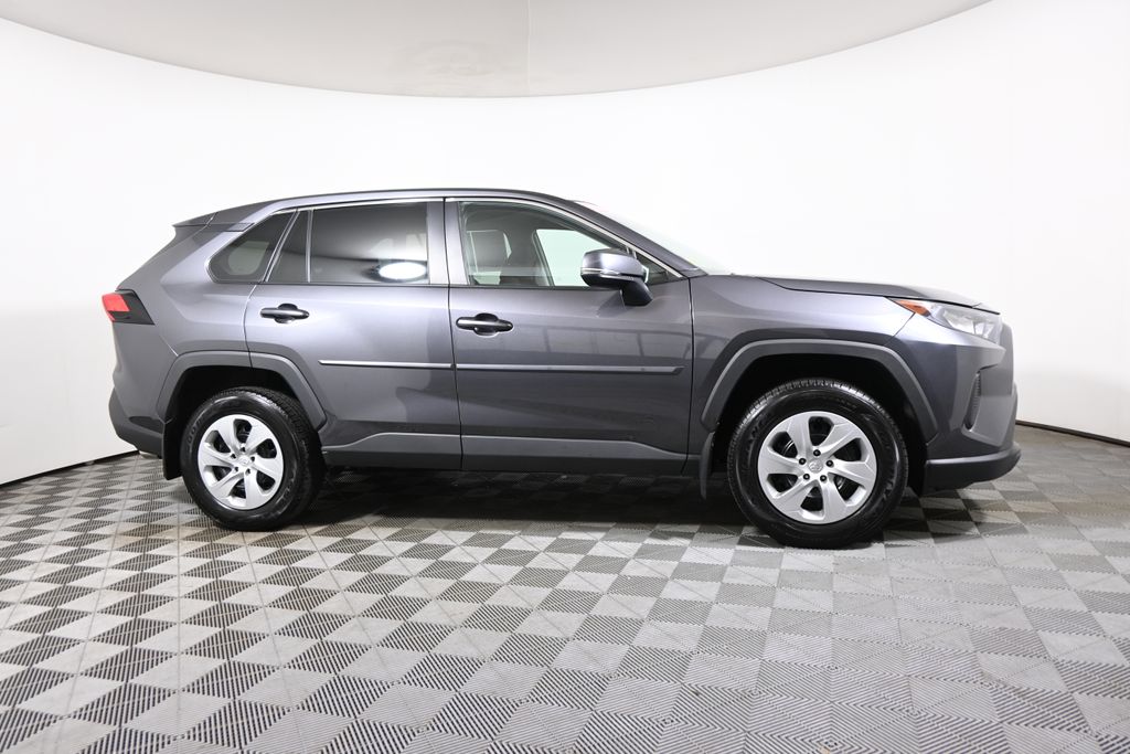 Thumbnail: 2022 Toyota RAV4 - 8