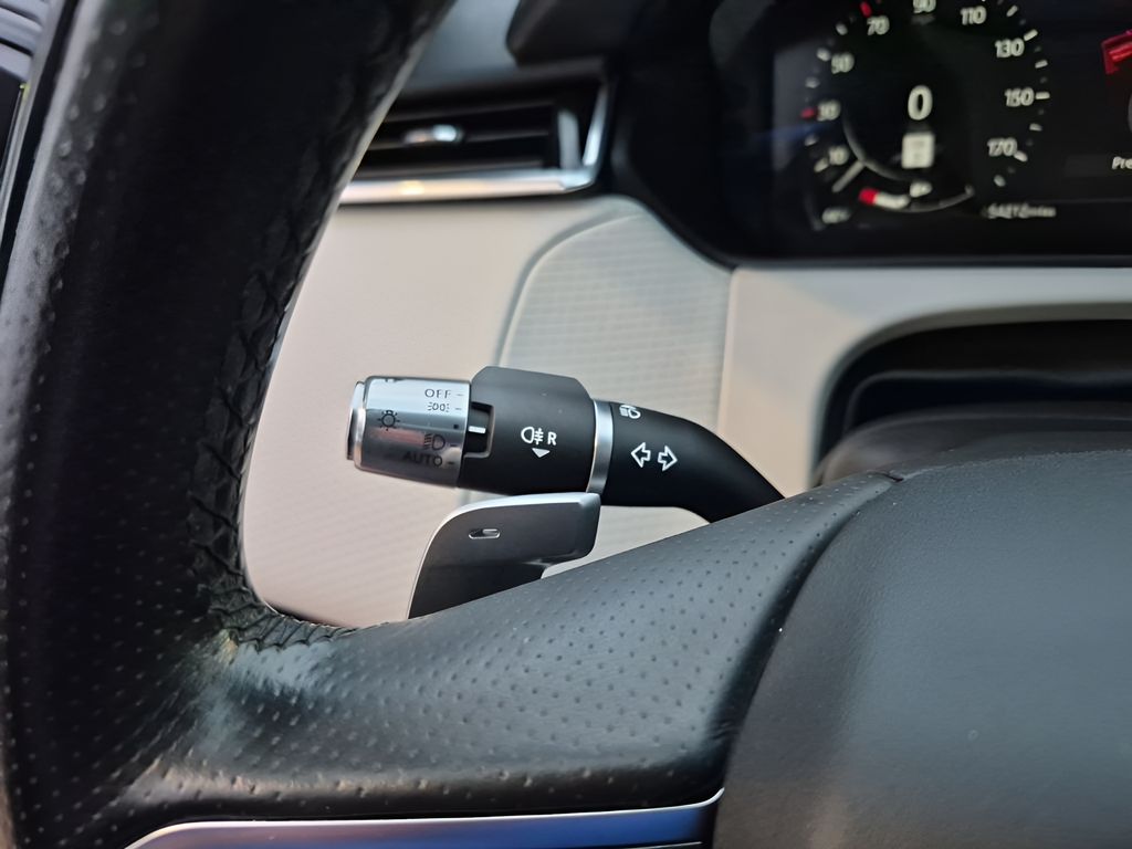 Used 2021  Land Rover P250 R-Dynamic S image 36