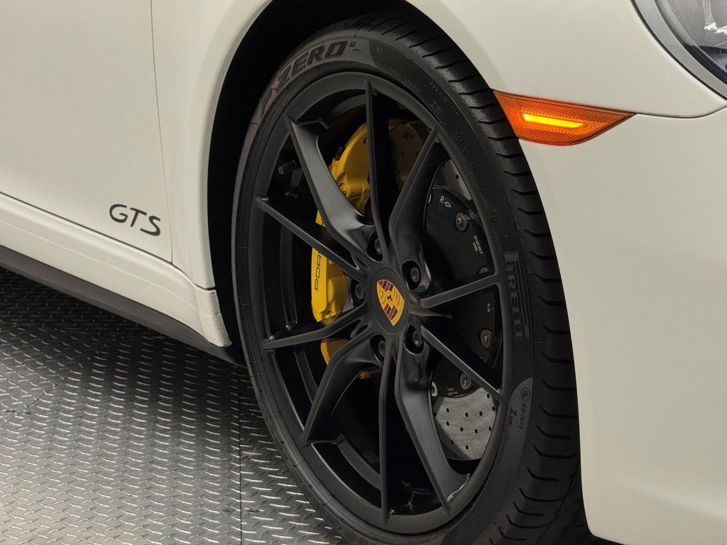 Thumbnail: 2019 Porsche 911 - 5