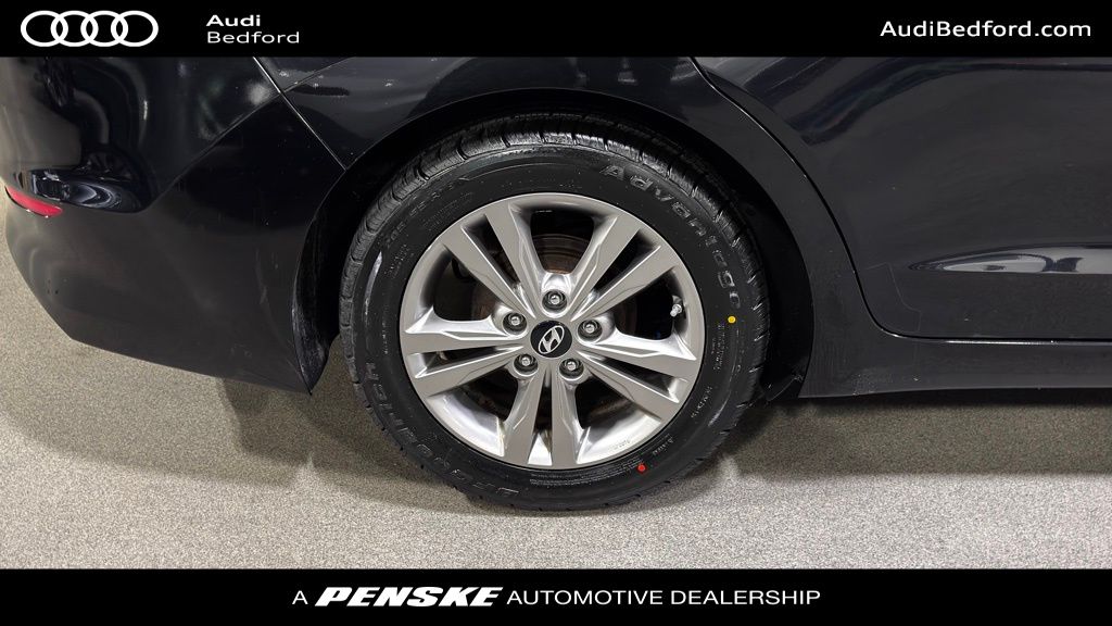 Thumbnail: 2017 Hyundai Elantra - 8