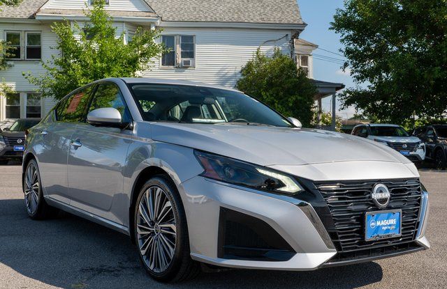 2025 Nissan Altima 2.5 SL Silver at Rafferty Subaru