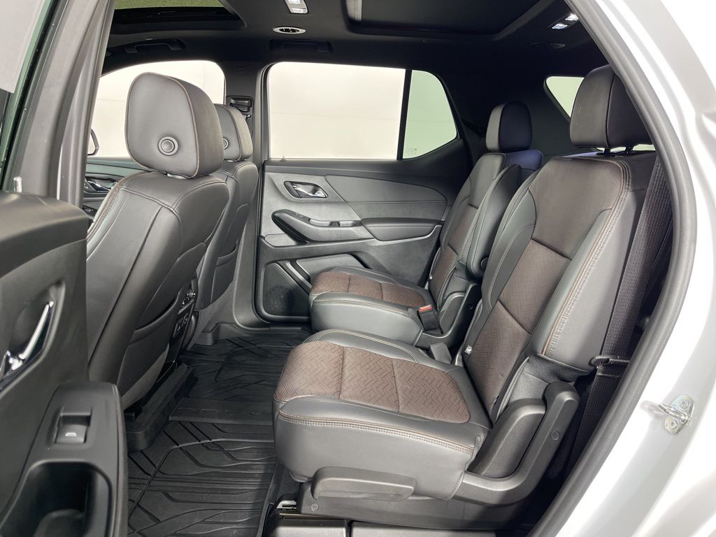 Thumbnail: 2023 Chevrolet Traverse - 26