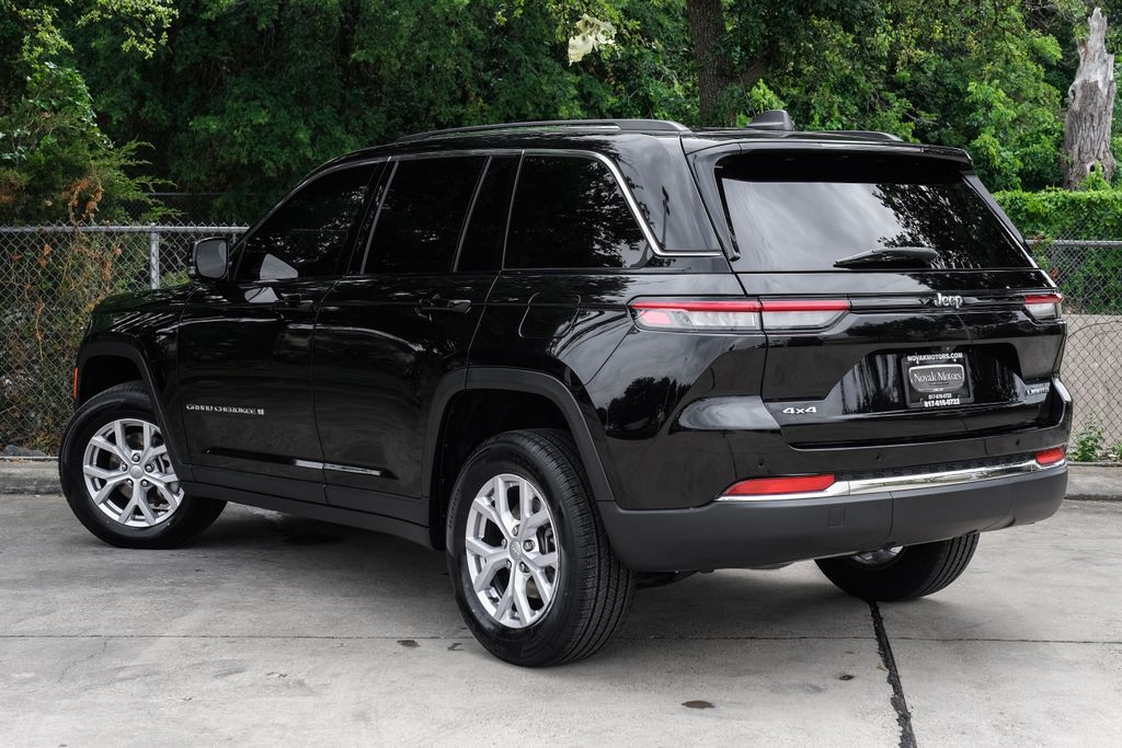 used 2022 Jeep Grand Cherokee car, priced at $29,300